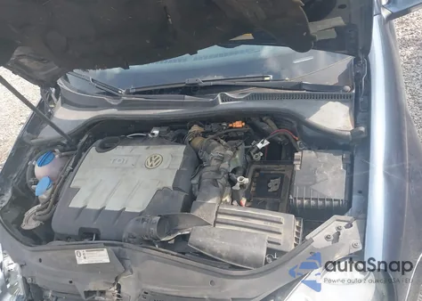 2010 Volkswagen Jetta Tdi z USA, uszkodzony, nr VIN 3VWRL7AJ6AM086568